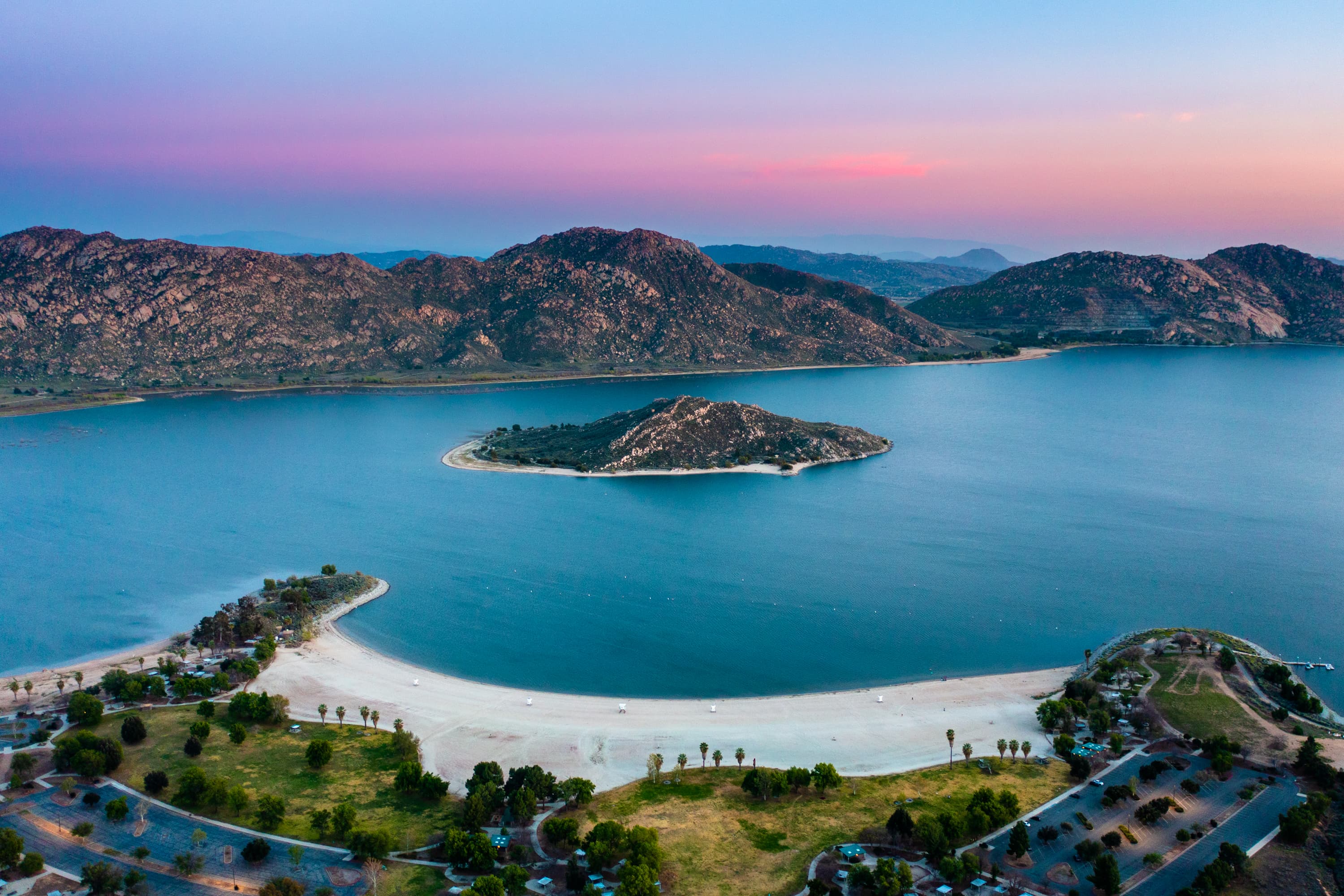 Jet skis and boats on the water at Lake Perris.